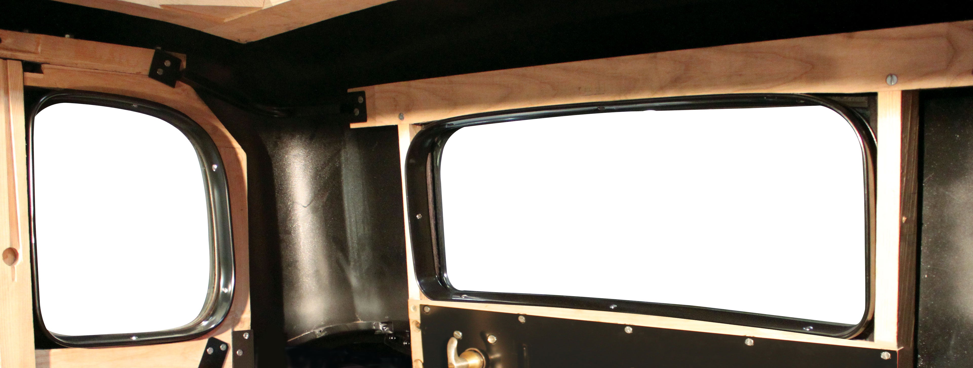 Back Window Garnish Molding (Plain)  • 1932 Ford 5 Window